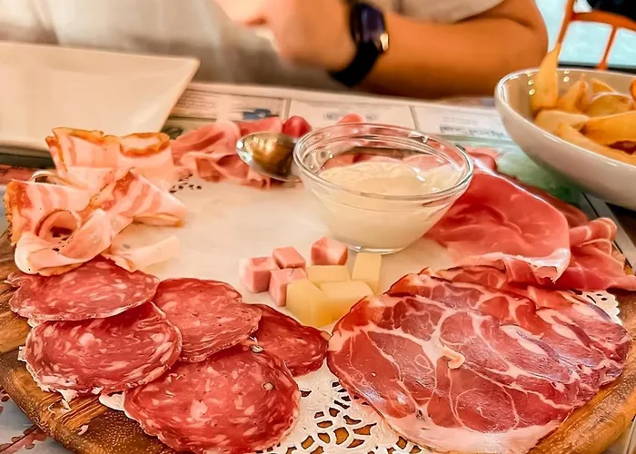 La Luna Sul Trebbio Camping *